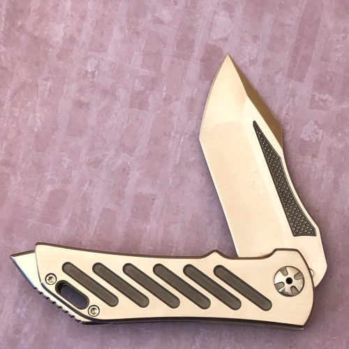 Darrel Ralph Tanto Dominator