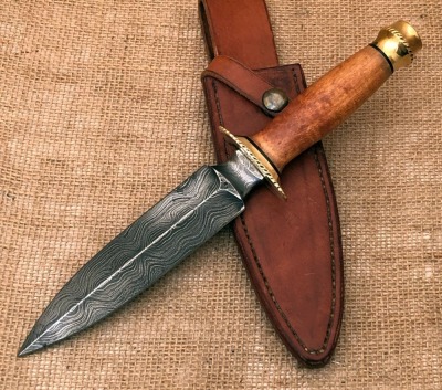 "R" Damascus Dagger