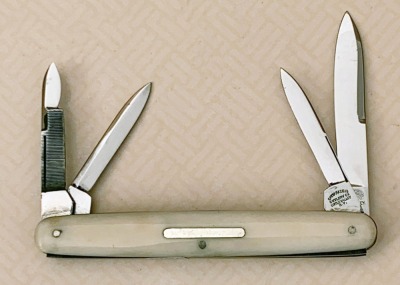 Cattaraugus Exhibition Bone Four Blade