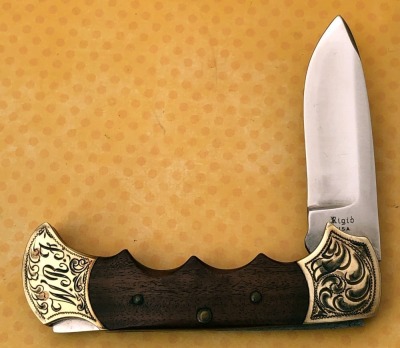 Rigid Finger Grooved Engraved Lockback