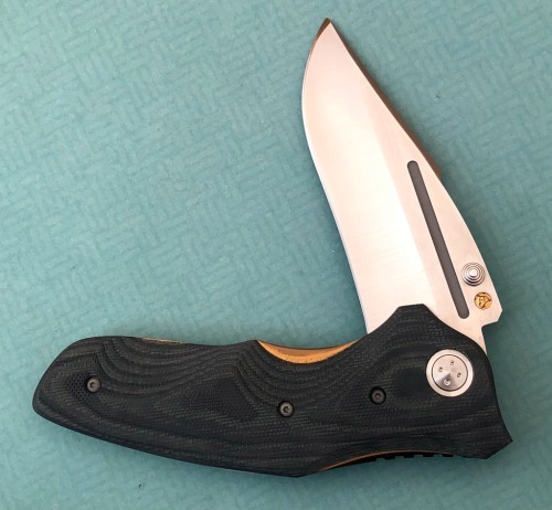 Allen Elishewitz Locking Liner