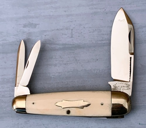 Cattaraugus Exhibition Bone Sleeveboard Whittler
