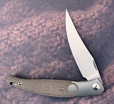 Giant Mouse Locking Liner
