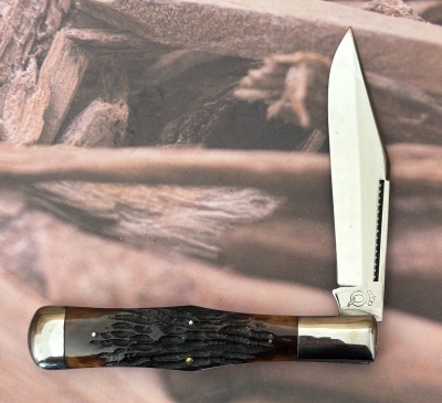 Queen Bone Coke Bottle Folding Hunter