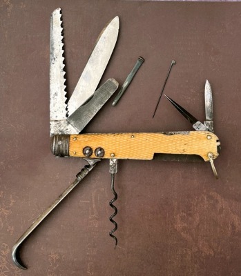 V Crown R. Thornhill London Checked Bone Horseman's Knife - 2
