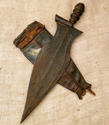 Kuba Kingdom Ikul Leaf Knife - 2