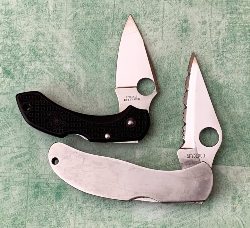 Pair of Spyderco's