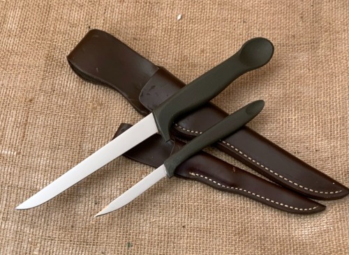 2 Gerber Sporting Fixed blades