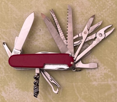 Victorinox Swiss Champ - 2