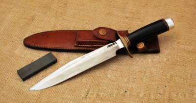 Randall No. 1 with Brown Button Sheath.