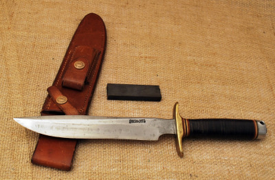 Randall No. 1 with Brown Button sheath.