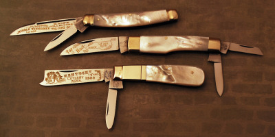 Three Pearl Fight'n Rooster Knives