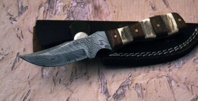 Unmarked Damascus Hunter