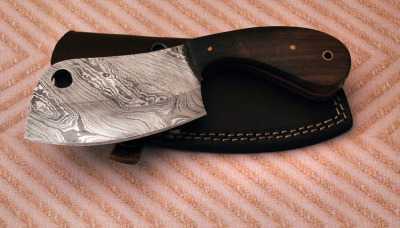 Unmarked Damascus Hunter