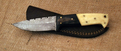 Unmarked Damascus skinner