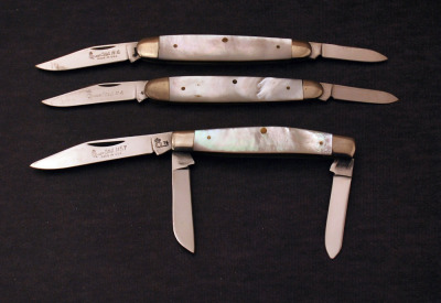 Three pearl 70's Queen knives