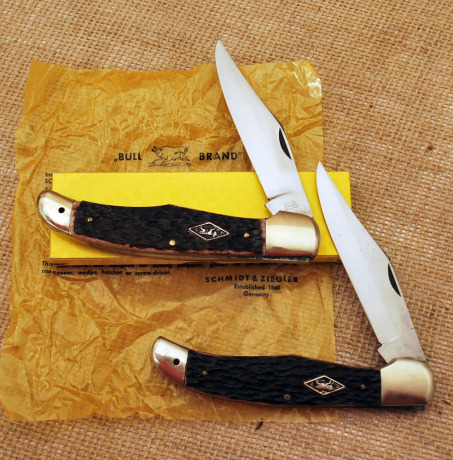 Pair of Bull Brand Bone Folding Hunters