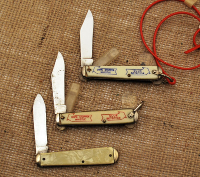 Trio of Dick Tracy Knives - 2