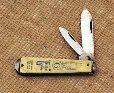 Vintage "G-Man" novelty knife