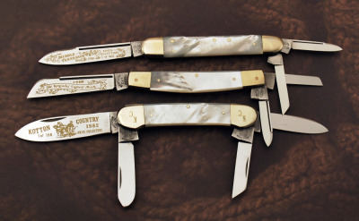 Three Pearl Fight'n Rooster club knives
