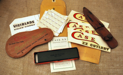 Group of vintage Case items - 2