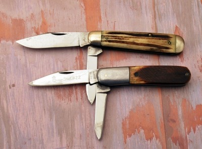 Two vintage Queen knives