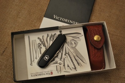 Victorinox Champ in box