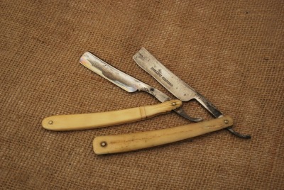 2 White Bone Razors