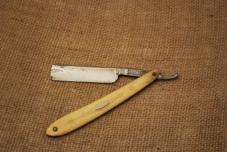 White Bone and pique razor