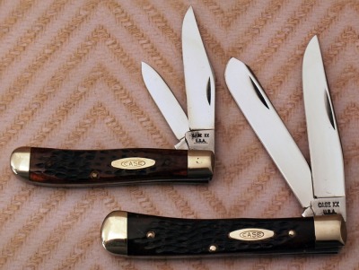 Two Case 70's bone-Trapper & Dogleg