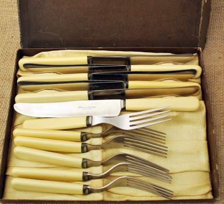 Robeson Shuredge stainless six-piece knife and fork set