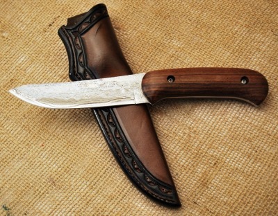 Unmarked Damascus Hunter