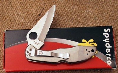 Spyderco Delica Santa Fe Stonework's Jet & Pearl - 6