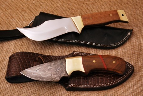 Pair of Unmarked Knives