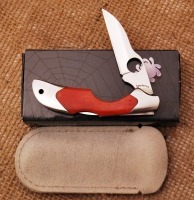 Spyderco Kiwi Coral handles