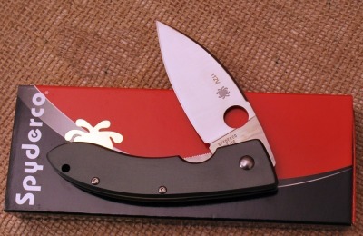 Spyderco Lum Chinese Black Handle