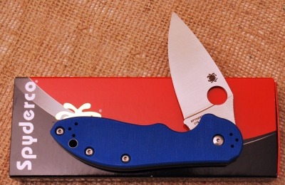 Spyderco Domino blue