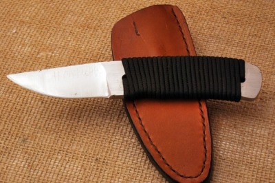 H. M. Tubbs paracord handle hunter