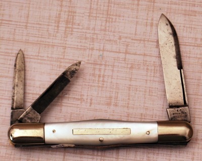 E.C. Simmons Swell Center Pearl Whittler