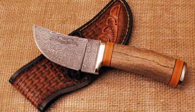 Rade Hawkins Damascus handmade stubby hunter