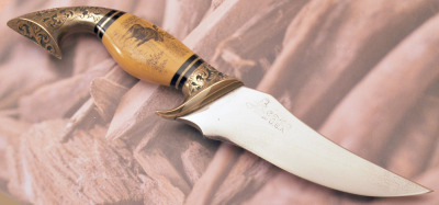 Engraved Beaver Scrimmed Micarta Hunter