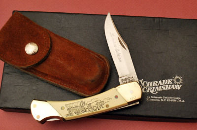 Schrade Scrimshaw Covered Wagon Lockbakc