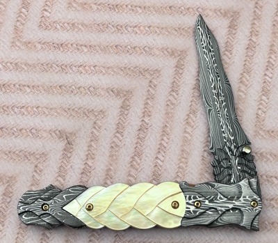 Lampey Mosaic Damascus Folder