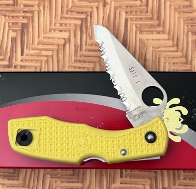 Spyderco Salt 2 Yellow Star