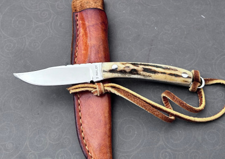 D. Manley Small Drop Point Hunter