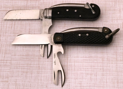 Two British Issue Marlin Spike Folders - 3