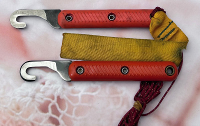 Pair of Shroud Cutters with lanyards - 2