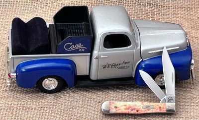 Case Ertl 2001 '51 Ford & Coke Bottle