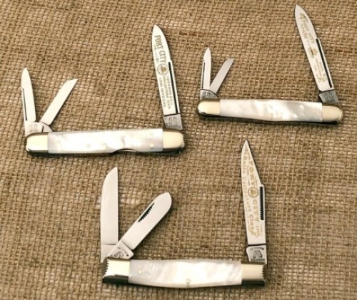 Three Fightn' Rooster Pearl Fort City Club Whittlers