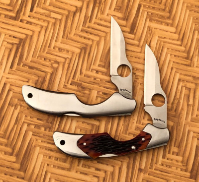 Pair of Spyderco Kiwis